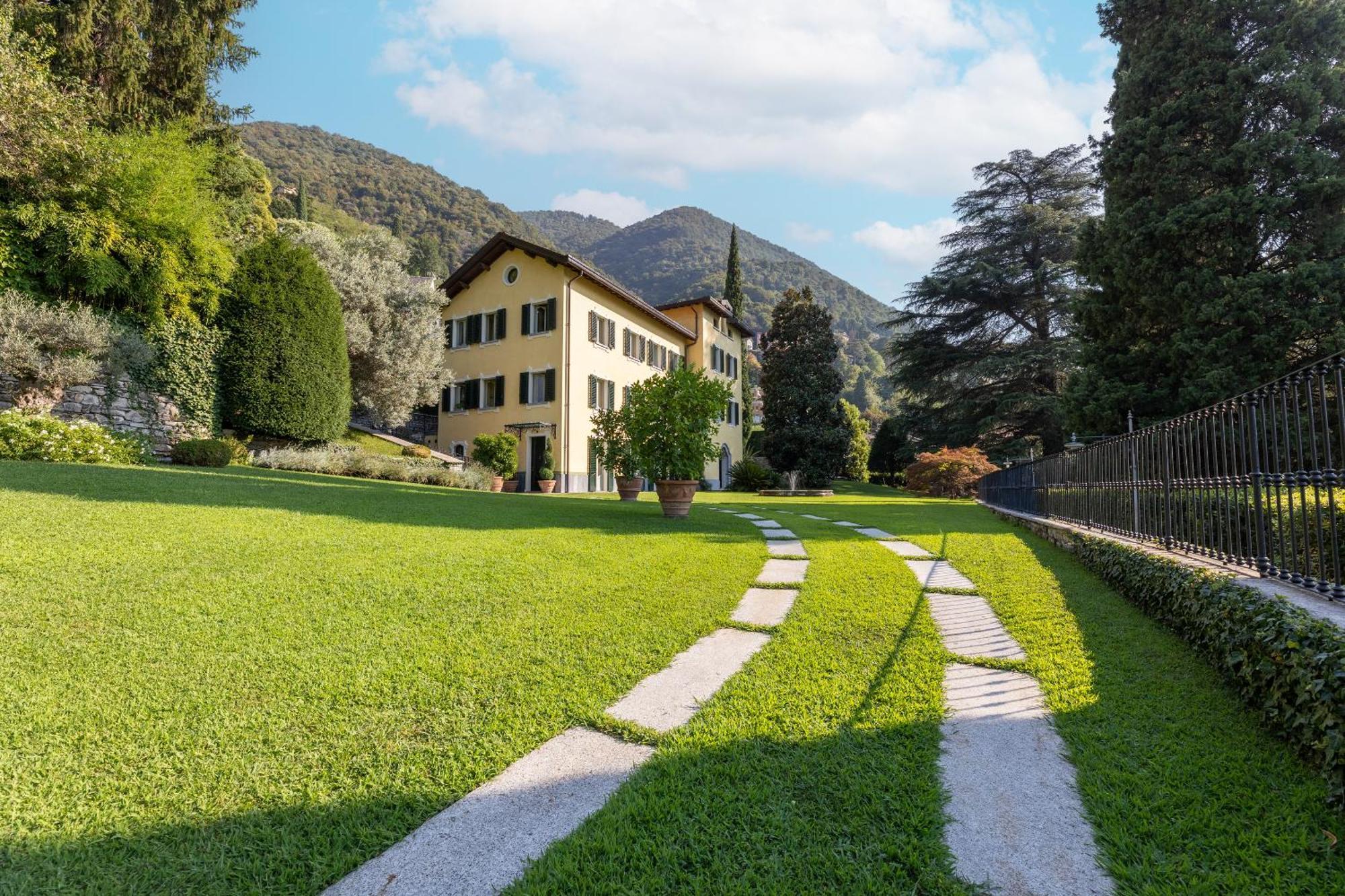 Villa Sinfonia By Myvillacollection Blevio Exterior photo
